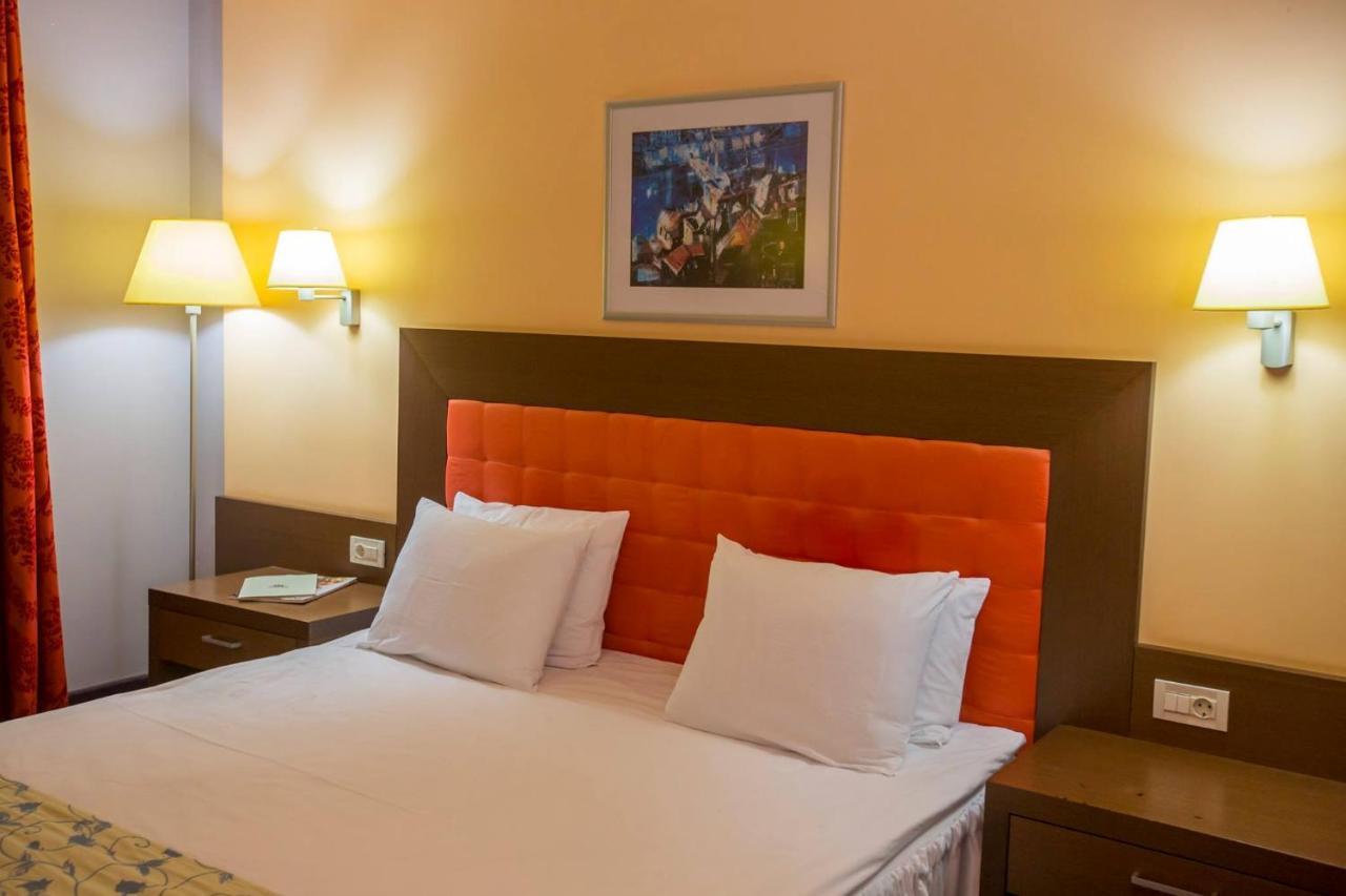 Park Hotel Romantica Свиленград Экстерьер фото