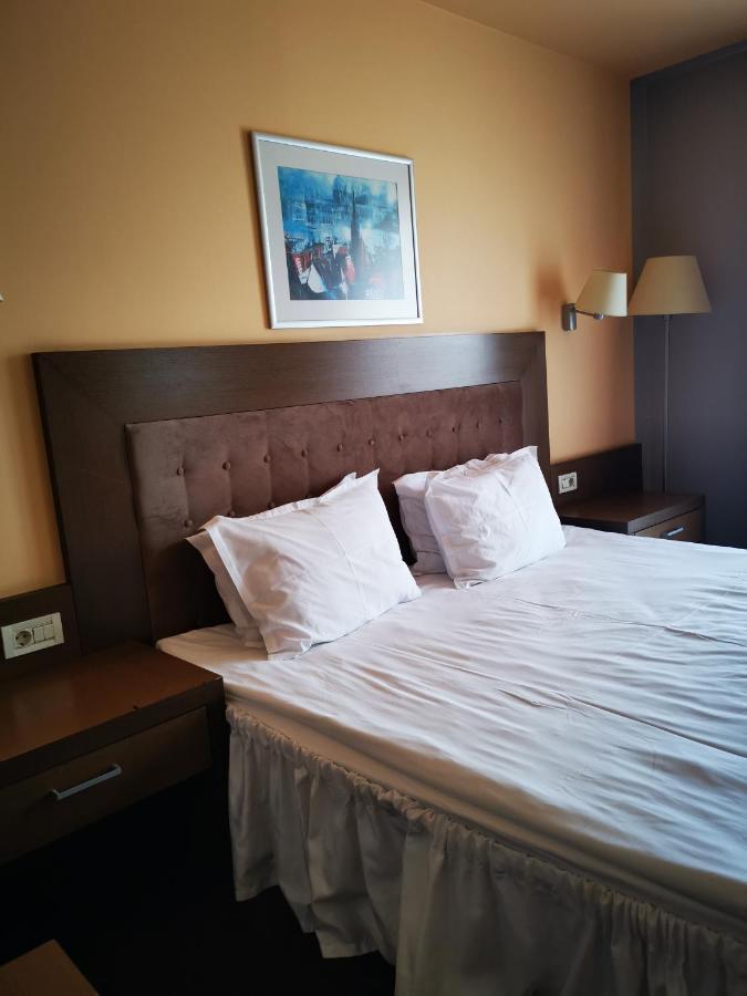 Park Hotel Romantica Свиленград Экстерьер фото