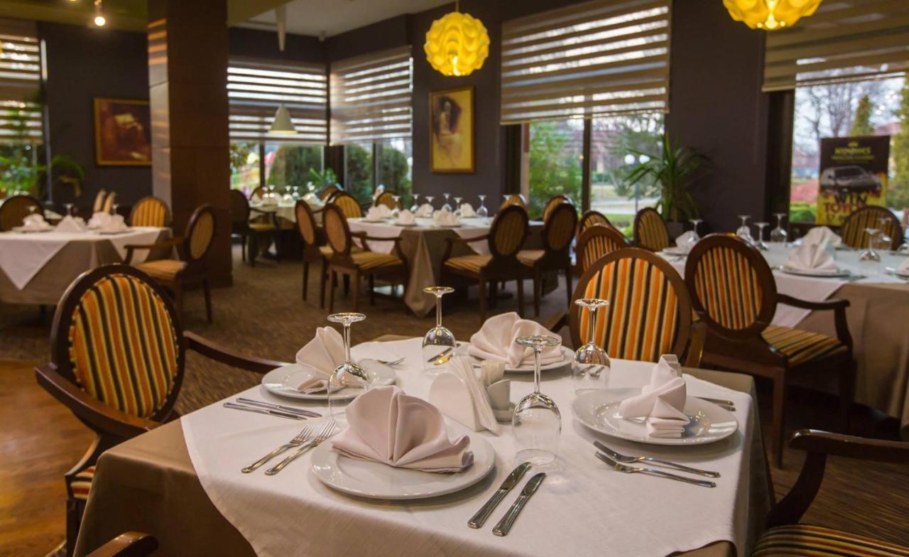 Park Hotel Romantica Свиленград Экстерьер фото