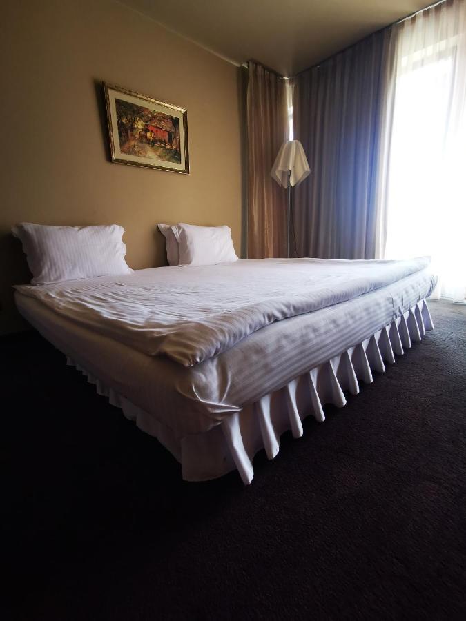 Park Hotel Romantica Свиленград Экстерьер фото