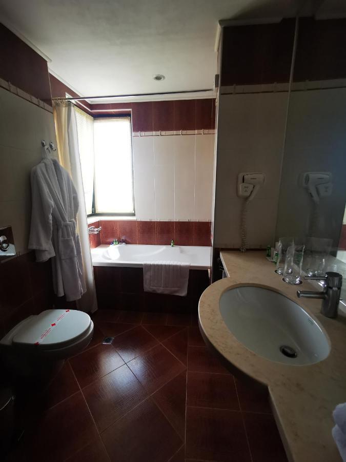 Park Hotel Romantica Свиленград Экстерьер фото