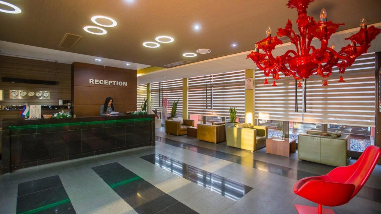 Park Hotel Romantica Свиленград Экстерьер фото